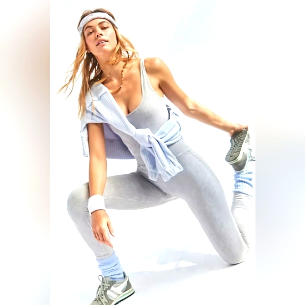 FP Good karma onesie xs/s ice grey